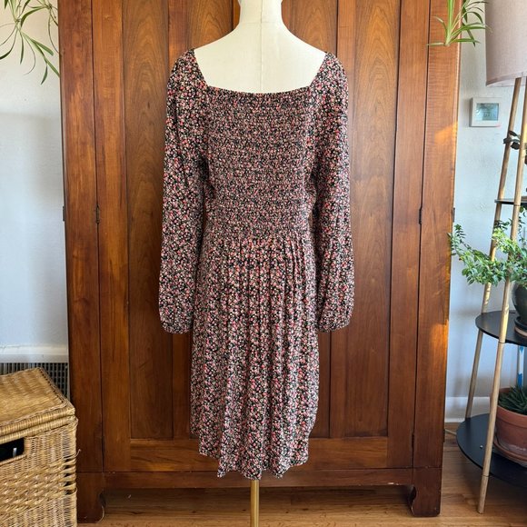 Old Navy Floral-Print Fit & Flare Smocked-Back Dress - Large - Picture 6 of 7